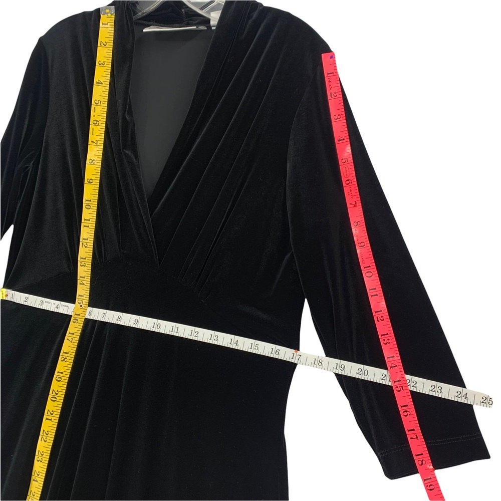 Vintage Stretch Black Velvet Dress - Picture 11 of 12